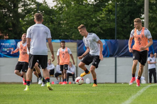 Trening Niemców na stadionie Górnika Wieliczka