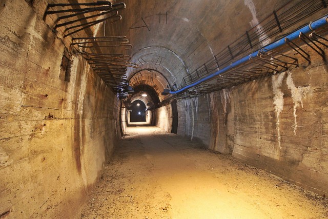 Podziemia - część kompleksu Riese, jednej z największych tajemnic II wojny światowej - udostępniono do zwiedzania po raz pierwszy od 1945 roku. Jak wyglądają w środku?Przejdź dalej i zobacz kolejne zdjęcia --->