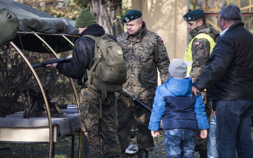 W ramach pokazu na terenie Muzeum Artylerii zobaczyć można...