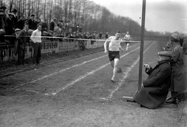 Kwiecień 1927 r. Ogólnopolski drużynowy trójbój sprinterski...