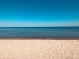 Tropikalna plaża i ocean? Nie, to nasze Łazy o 9 rano [zdjęcia] 