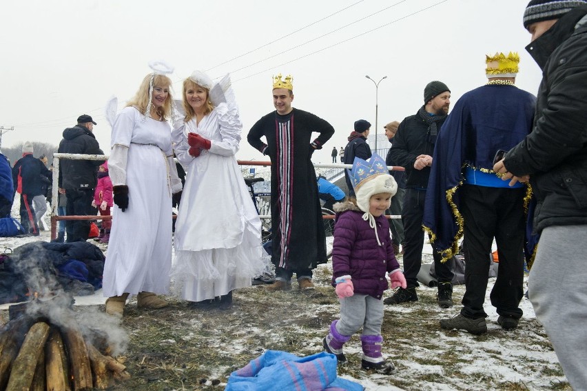 Lubelskie morsy kąpały się w strojach króli [ZDJĘCIA]