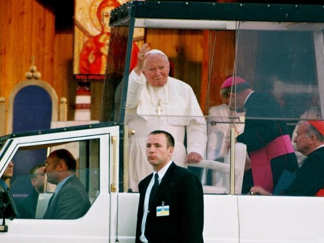 W niedzielę papież Jan Paweł II zostanie ogłoszony błogosławionym.