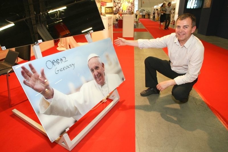 Obraz grzewczy z papieżem Franciszkiem oferuje firma...