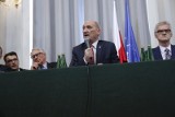 Antoni Macierewicz zaprezentował raport techniczny podkomisji smoleńskiej. Nie wskazuje winnych