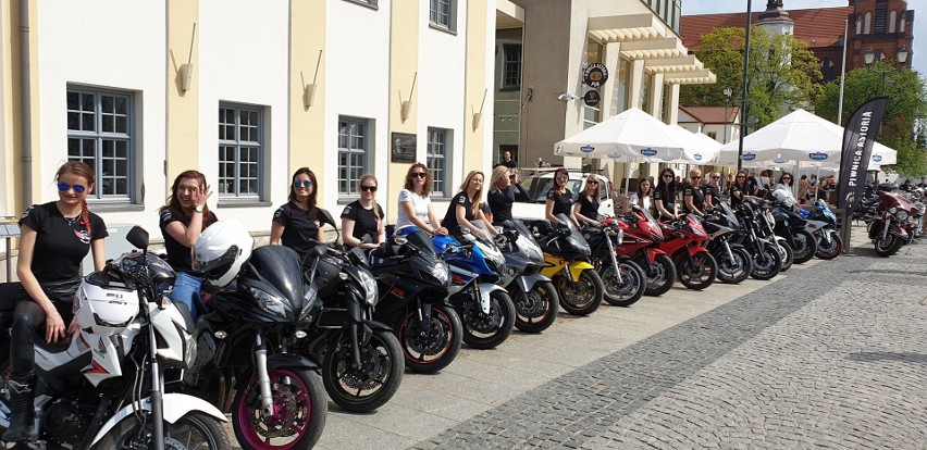 Piękne motocyklistki z Podlasia. Te dziewczyny kochają ryk silników i szybką jazdę! (ZDJĘCIA)
