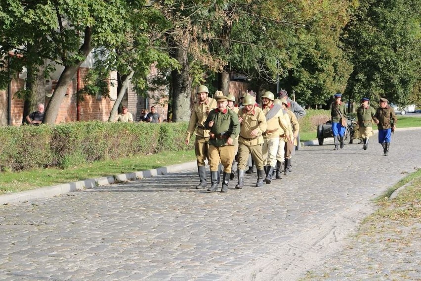 Radzieckie wojska w Namysłowie. Rekonstrukcja wydarzeń  z 17 września 1939 