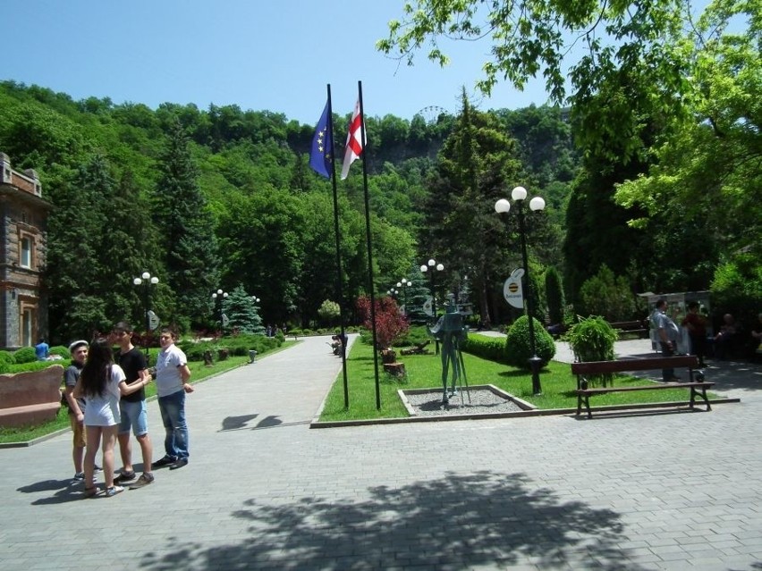 Park zdrojowy prowadzi do największych atrakcji Borjomi.