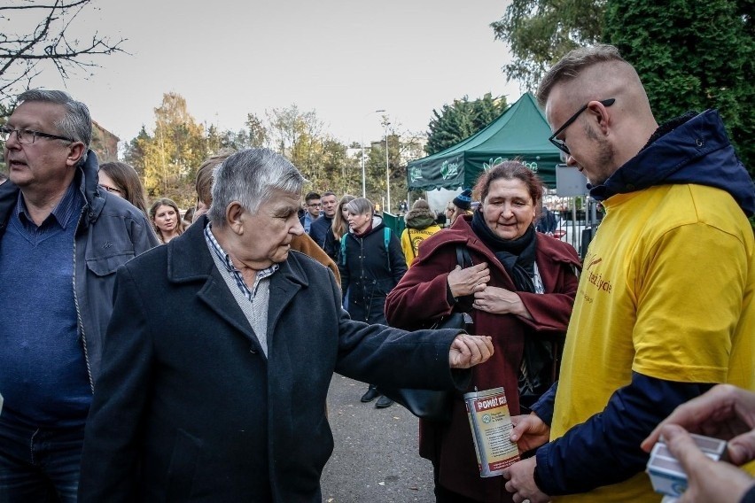 Kwesta na cmentarzach na rzecz hospicjów