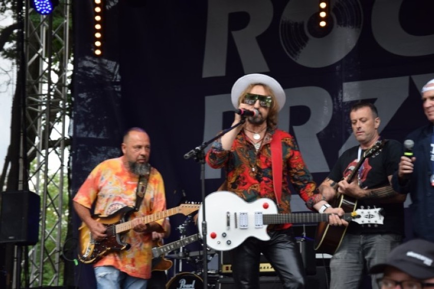 Legendarni gitarzyści zagrali na festiwalu Rockblu. Świetna muzyka, pyszne jedzenie i wyśmienita zabawa w Przywidzu [zdjęcia, wideo]