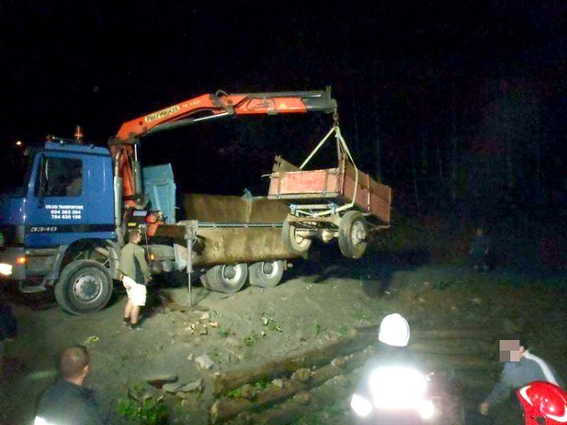 Ciągnik przygniótł traktorzystę w Łomnicy-Zdroju.