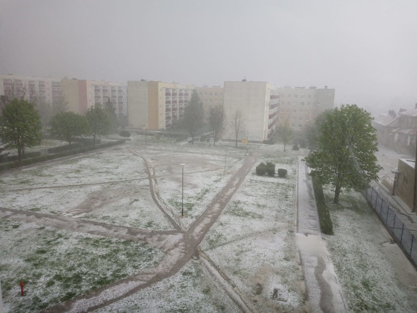 Burza i gradobicie w Świdniku. Straż pożarna interweniowała kilkanaście razy. Zobacz zdjęcia