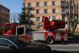 Nowy Sącz. Dziecko uwięziło matkę na balkonie - strażacy w akcji [ZDJĘCIA, WIDEO]