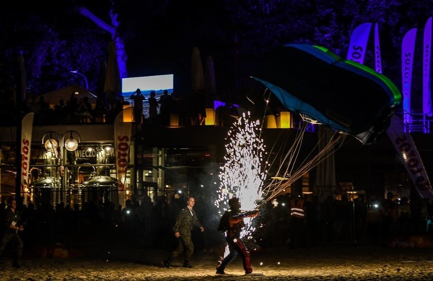 Lotos Gdynia Aerobaltic Airshow 2019. Popisy pilotów obserwował tłum widzów [zdjęcia]