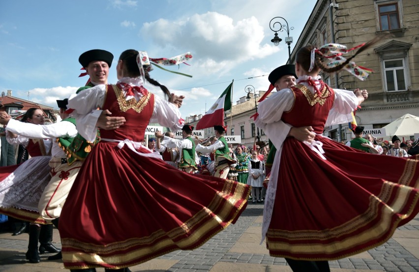Lublin rozbrzmiewa muzyką ludową z różnych stron świata [ZDJĘCIA]