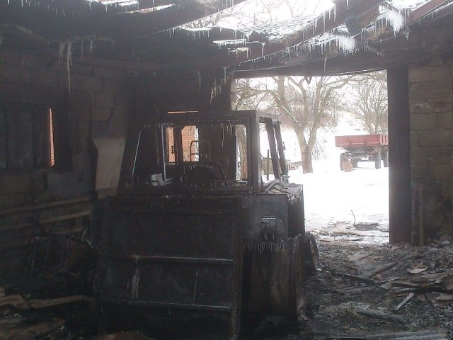 Po pożarze stolarni przy ul. Jastrzębskiego w Chełmnie straty wyniosły około 0,5 mln złotych.