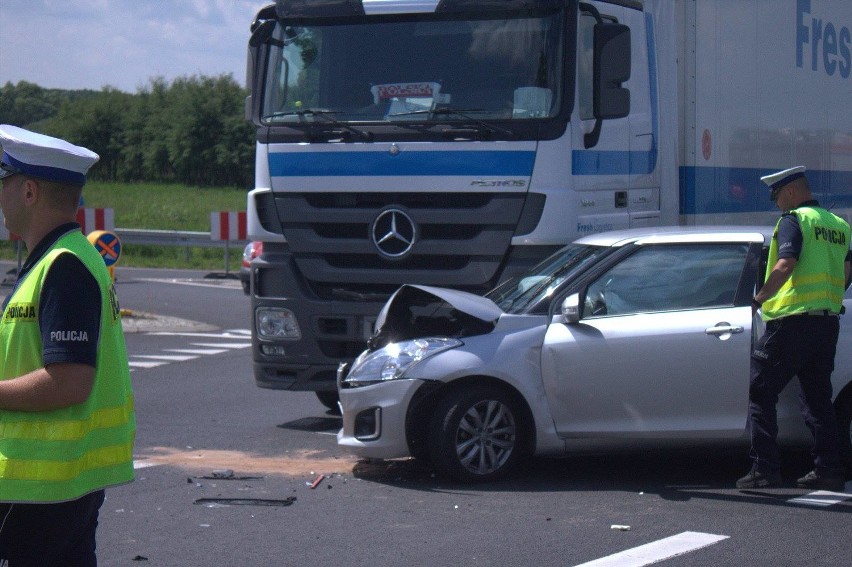 Dziś około godz. 11.00 na drodze krajowej nr 6 doszło do...