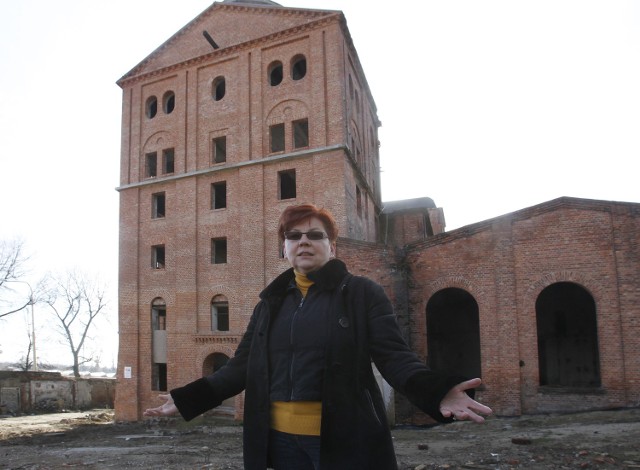 - Na budowę Domu Sztuki potrzeba jeszcze dużo pieniędzy, których wciąż nie mamy - mówi Maria Andrzejewska, prezes Fundacji Balet. - Jak najszybciej chcielibyśmy wybudować przede wszystkim szkołę baletową. Uczniowie czekają na nią ze zniecierpliwieniem.