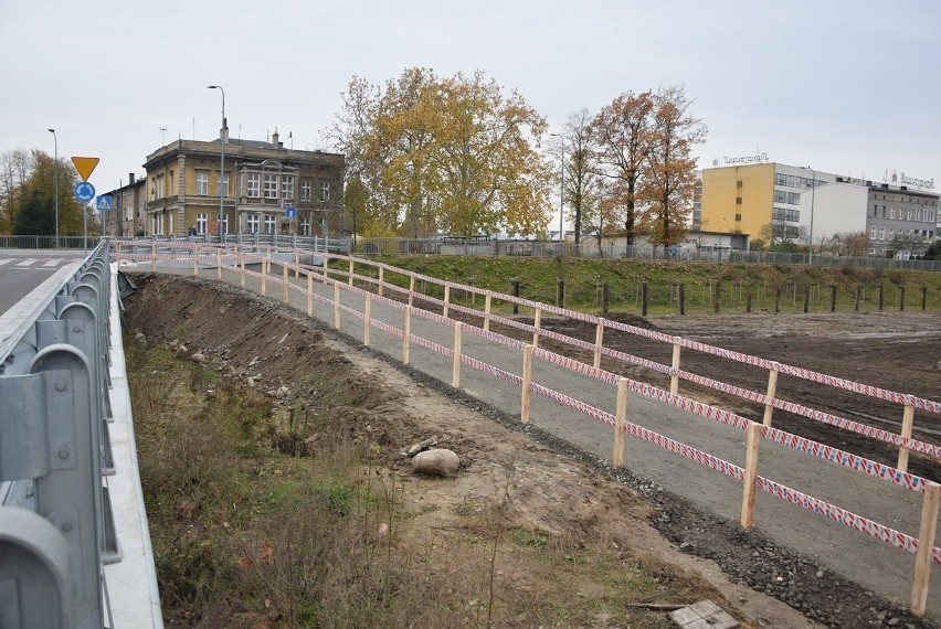 Okolice wiaduktu łączącego ulice Wyszyńskiego i Szczecińską...