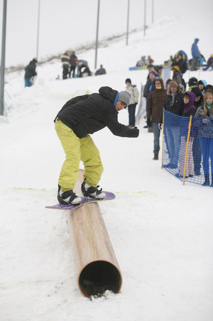 Rzutem na taśmę przed wiosną - zawody snowboardowe w Sosnowcu [ZDJĘCIA]