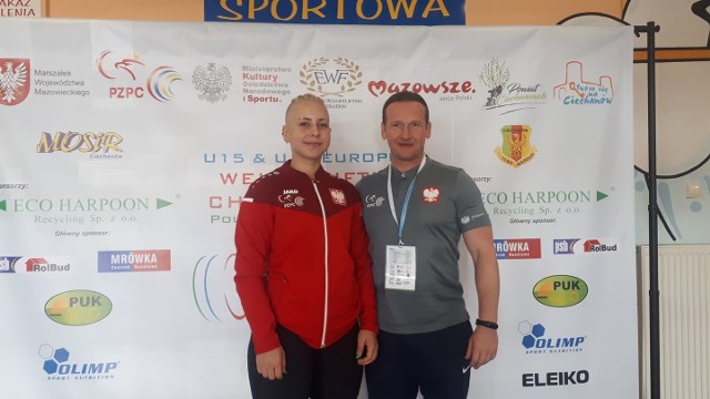 W Mistrzostwach Świata w Albanii wystartuje Katarzyna Kozera, sztangistka UMLKS Radomsko (na zdj. z trenerem Sławomirem Berą)