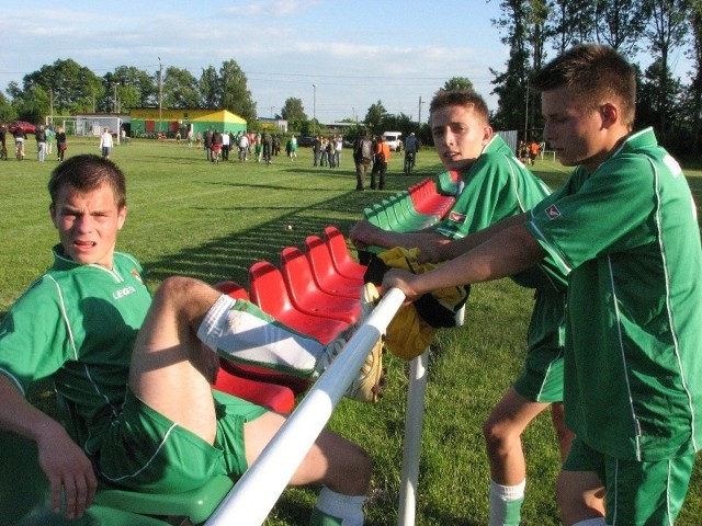 Po meczu młodzi piłkarze z Małkini byli zmęczeni, ale bardzo zadowoleni.