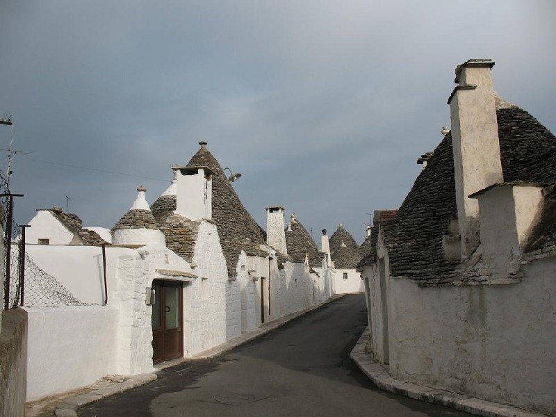 Alberobello (południowe Włochy)...