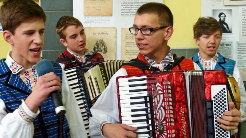 Uczniowie w Wolanowie pamiętali o Kolbergu