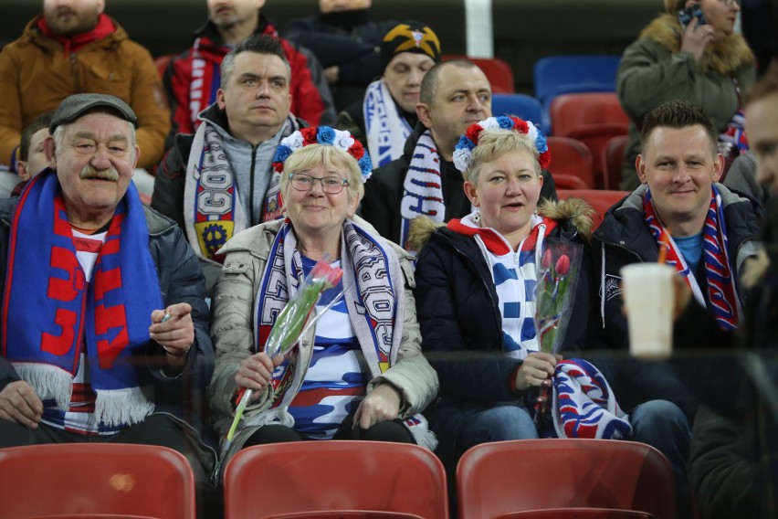 Mecz Górnik Zabrze - Cracovia oglądało prawie 9 tysięcy...