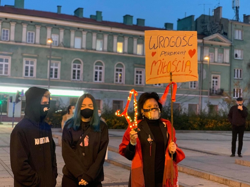 Strajk Kobiet w Częstochowie. "Spacer" ulicami miasta...