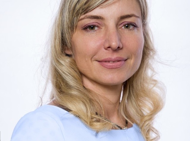 Doktor Sybilla Piekarska, specjalista chirurgii plastycznej i ogólnej.