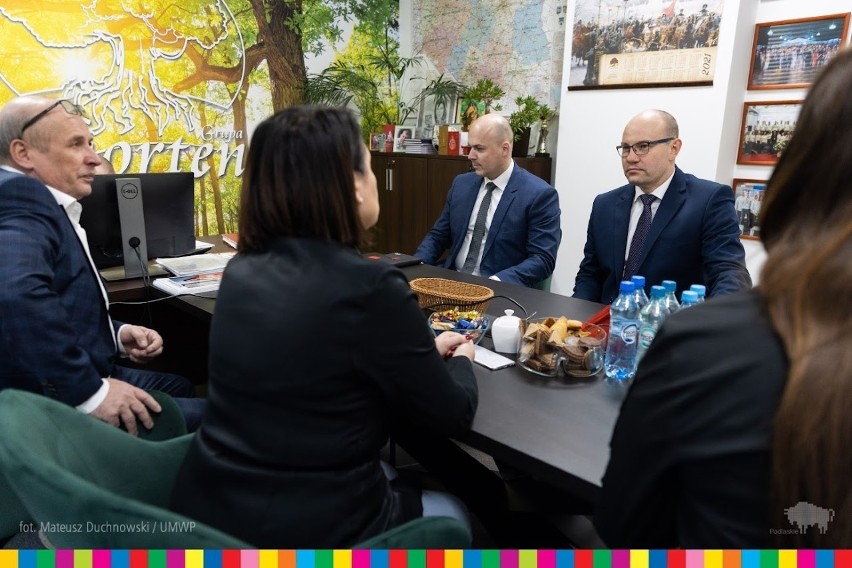 Podlaski biznes. Marszałek z wizytą w siedzibie Grupy Chorten