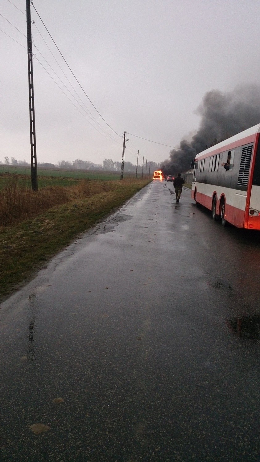 Pożar autobusu w powiecie tarnogórskim