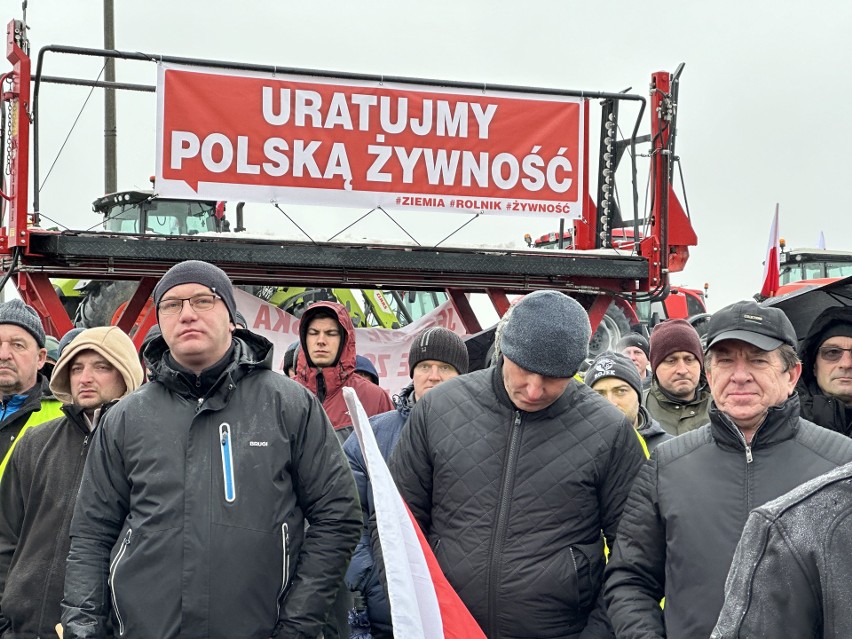 W Sandomierzu trwa protest rolników. Ponad 300 maszyn...