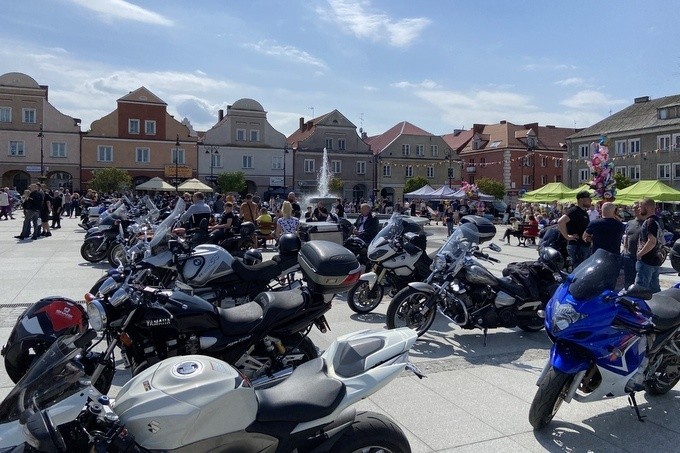 Akcja Motoserce na Starym Rynku w Łomży.