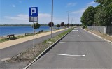 Tak będziemy parkować nad Jeziorem Tarnobrzeskim. Linie wyznaczają miejsca postojowe (ZDJĘCIA)