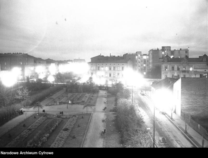 Fragment ulicy Dietlowskiej nocą. (1933)