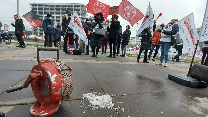 Protest pracowników sklepów sieci Kaufland 6.12.2021