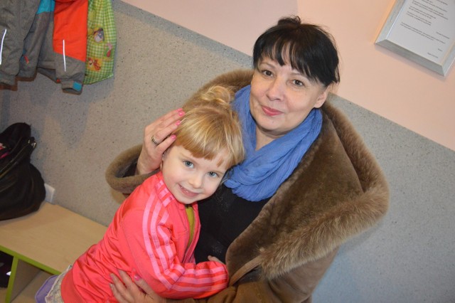Teresa Borowska z wnuczką Zosią