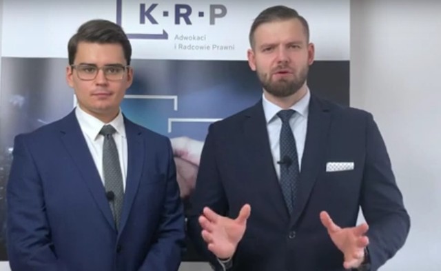 Od lewej: Bartosz Karbowski - adwokat, Dawid Rasiński, adwokat i partner zarządzający w kancelarii KRP.