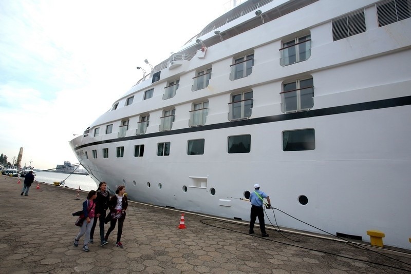 - "Seabourn Legend" znajduje się w trakcie podróży dookoła...