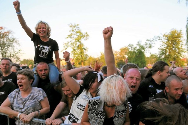 Rock na Bagnie przyciąga do Goniądza głównie fanów undergoundowego grania. Tak bawili się fani w zeszłym roku