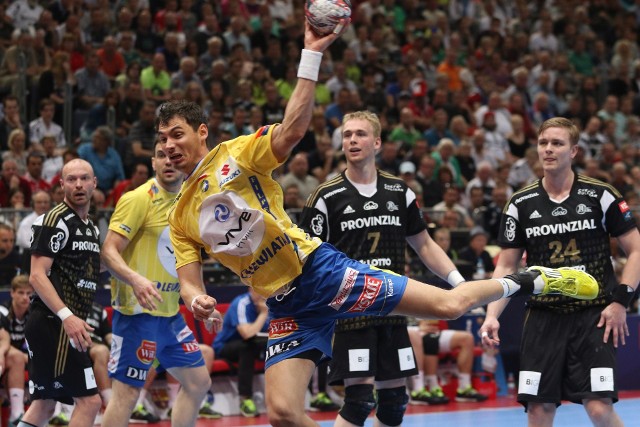 Maj 2015, mecz o trzecie miejsce w Final Four Ligi Mistrzów, Krzysztof Lijewski rzuca na bramkę THW Kiel