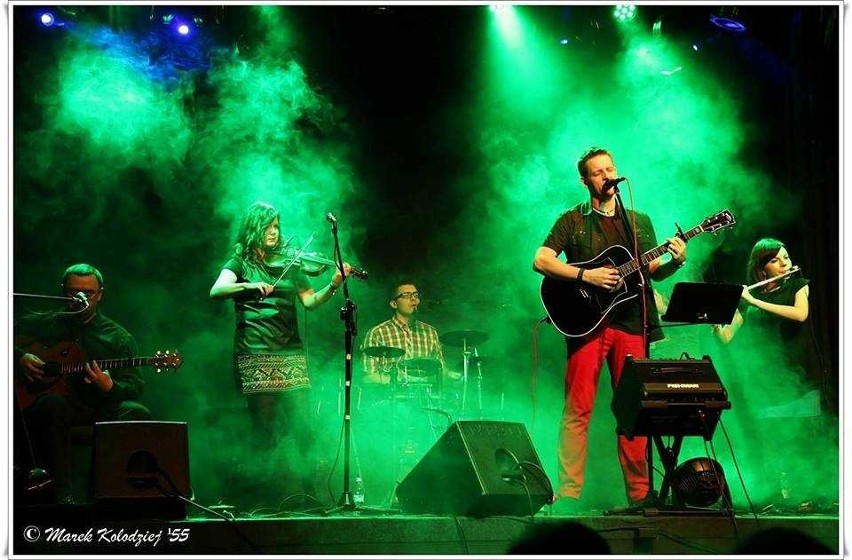 Samorządowy Ośrodek Kultury w Nowej Dębie zaprasza na koncert zespołu „Cisza jak ta”