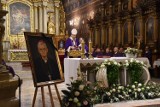 Pogrzeb biskupa Teofila Wilskiego. Biskup senior spoczął w kapłańskiej kaplicy [ZDJĘCIA]