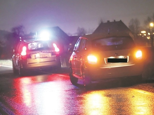 Jak twierdzą rodzice dzieci, w tym miejscu często dochodzi do wypadków. Władze i drogowcy o tym wiedzą.