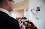 Marszałek Artur Kosicki uczcił pamięć podlaskich ofiar katastrofy pod Smoleńskiem. Kwiaty przy grobach i w urzędzie (zdjęcia)