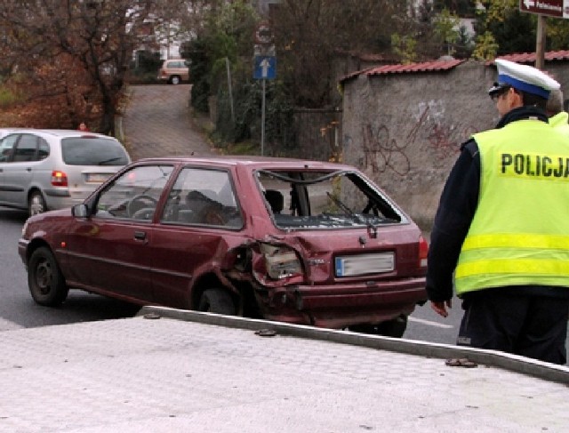 Na szczęście nikt poważnie nie ucierpiał w kraksie.