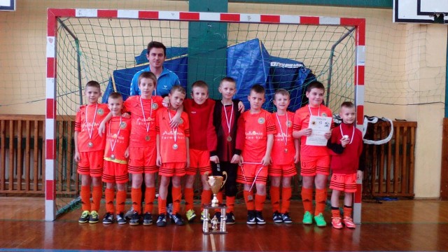 W rozgrywkach w Football Academy Cup organizowanych w Przechlewie trzecie miejsce zajęli młodzi piłkarze Olimpijczyka Kwakowo.