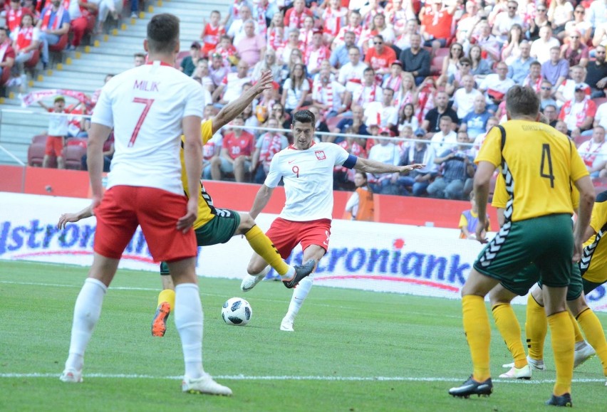 Robert Lewandowski w meczu z Litwą strzelił dwa gole.